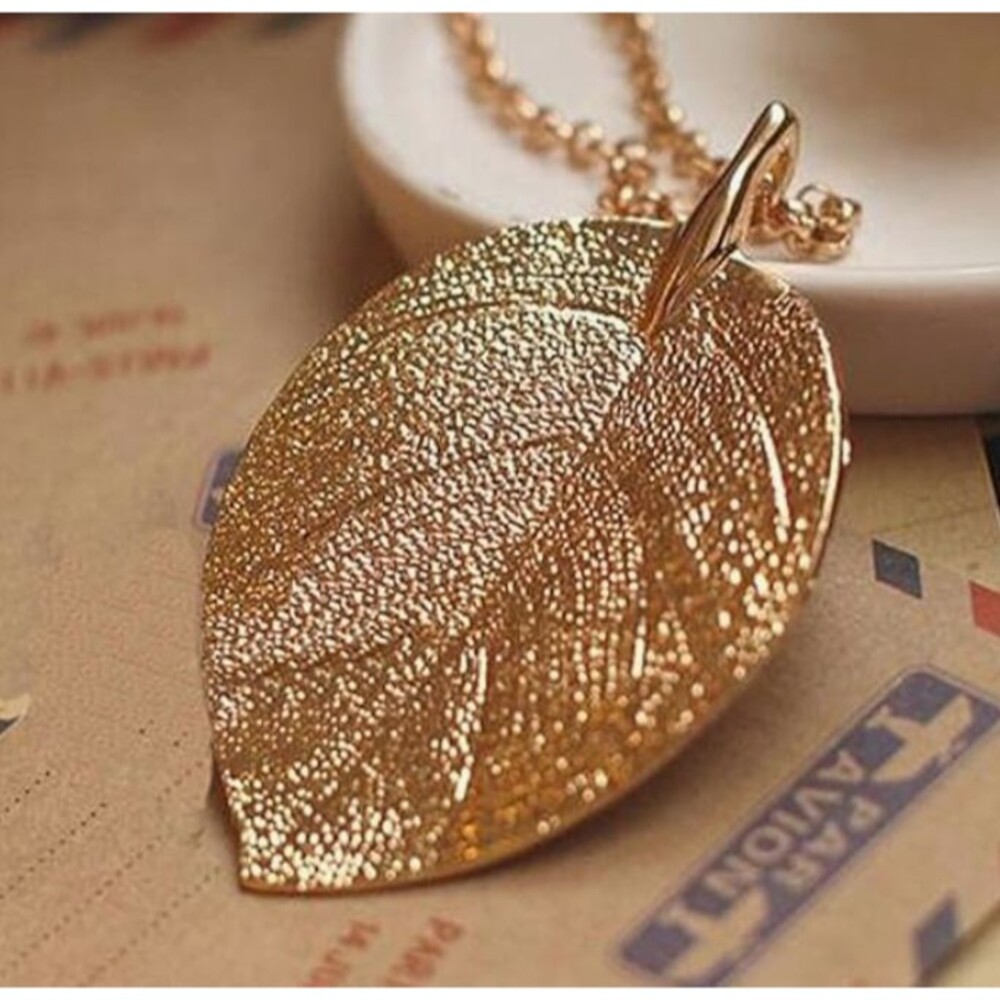 Long Gold Leaf Necklace Summer Fall Autumn Leaves New Elegant